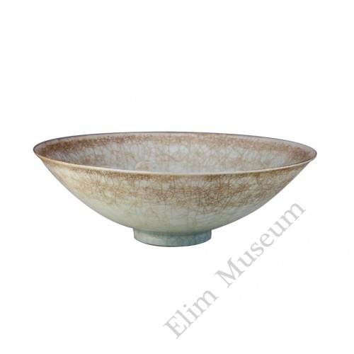 1293 Hu-Tian ware carved lotus petel bowl