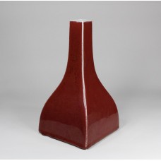 1219 A Qing golden-red quadrilateral vase   
