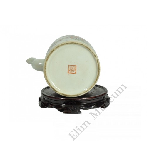 1106 A Qing Tongzhi period Rose Famille verte Teapot  