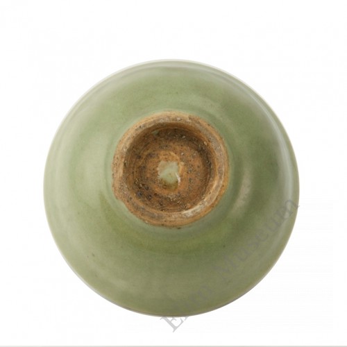 1119   Ming Long-Quan celadon glaze bowl with "anhua"