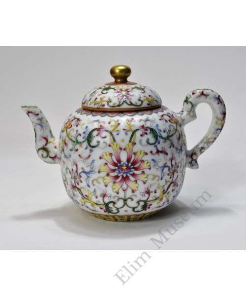 1138 A Jia-Qinig Fengcai floral decor teapot 