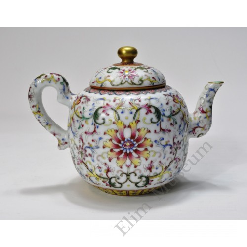 1138 A Jia-Qinig Fengcai floral decor teapot 
