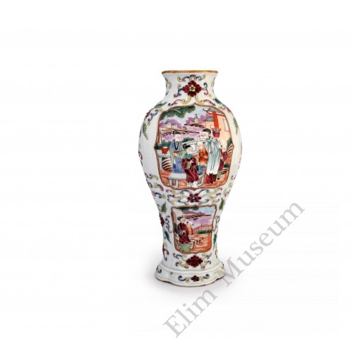 1509-2 A Qing period export Fencai pair figured vases