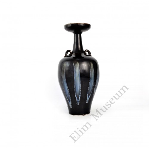 1541 A black Ding-Ware flambe vase