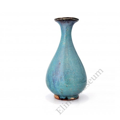 1542 A Jun-Ware blue glaze Yuhuchun vase   