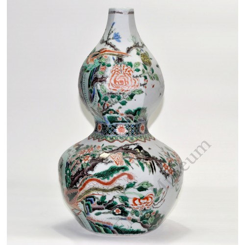 1155  A  Kang-Xi Wucai  gourd vase with birds and flowers (2)