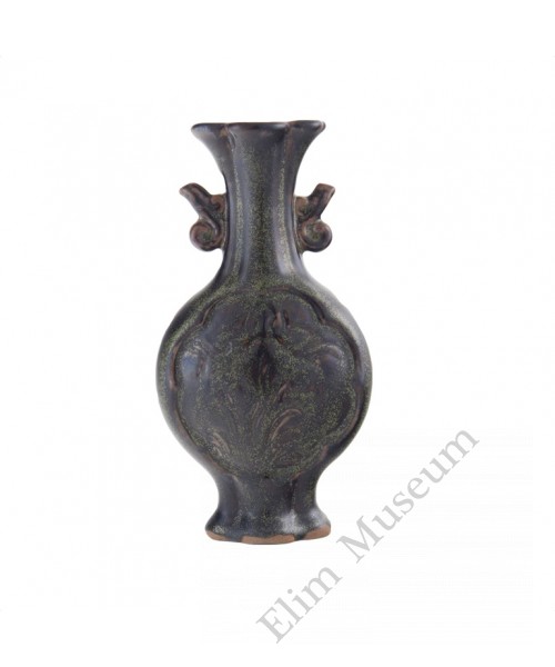 1156 A Song Wu-Zhou Ware black glaze vase petal mouth 