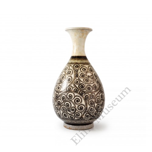 1563  A Cizhou-Ware waving stem scrolls vase (yuhuchun)