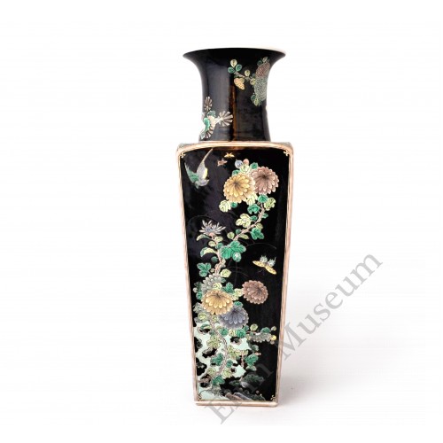 1567 An Wu-cai noire four seasonal flowers grand vase 