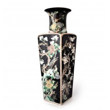 1567 An Wu-cai noire four seasonal flowers grand vase 