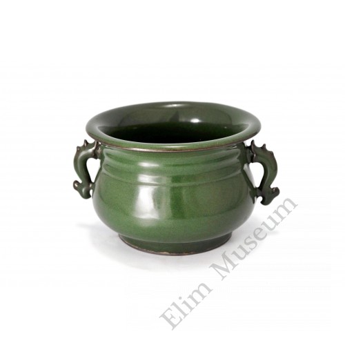 1575 An olive green Guan-ware incenser