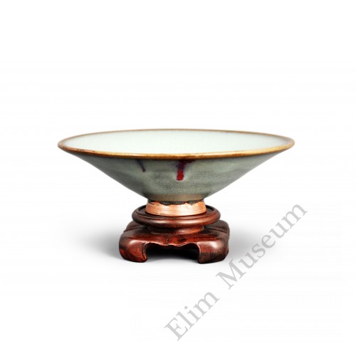 1582 A Jun-ware purple-splash conical bowl    