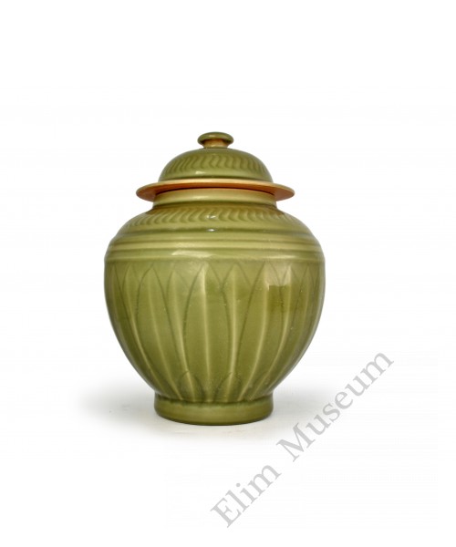 1603 A Longquan-Ware Plum-green glaze lipped pot  