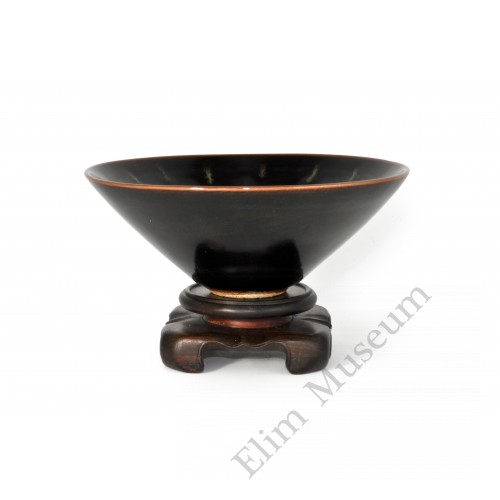 1609 A Jizhou-Ware "arrow-rayed" pattern bowl  
