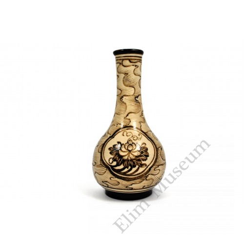 1610 A Jizhou-Ware lotus long neck vase  