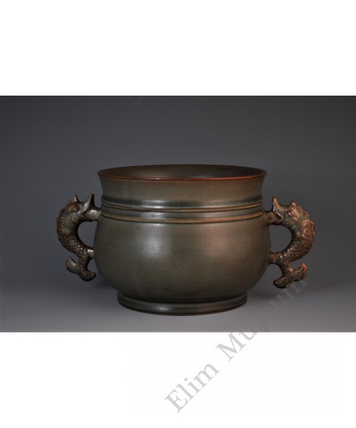 1631 A Guan-ware fish-handles incense burner