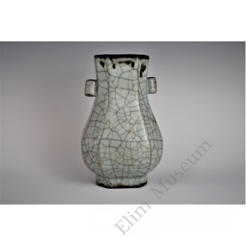 1643 A Ge-Ware octagonal double handled vase  