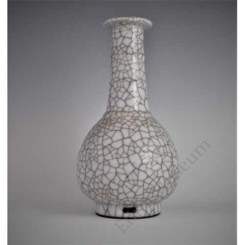 1644 A Ge glazed long neck crackle vase   