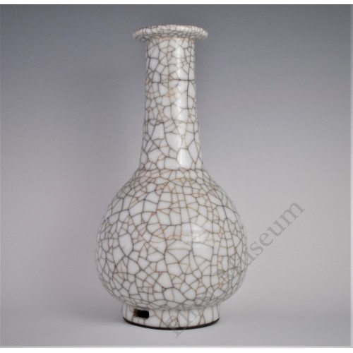 1644 A Ge glazed long neck crackle vase   