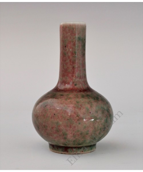 1661 A  peach red glaze small long neck vase  