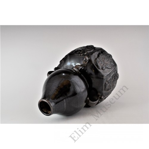 1680 A black glaze Gourd Vase   