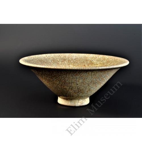 1687 A Ge-ware crackle bowl   