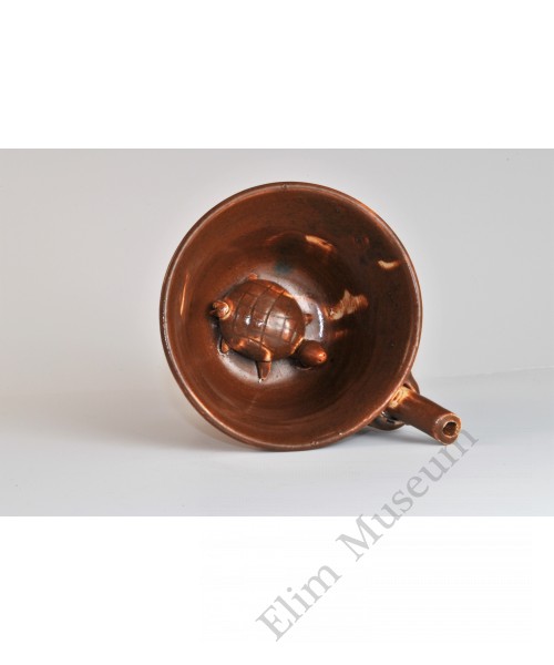 1719　A brown glaze inhaling tea cup  