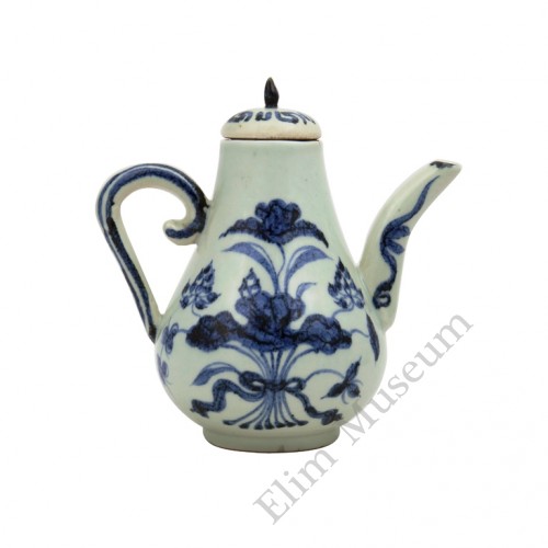 1176 A Yuan B&W ewer with “lotus and floral in bundle” 