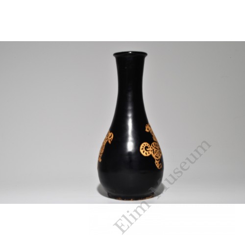 1776 A Blzck Glaze Carved Puppy  Jizhou-Ware Vase 