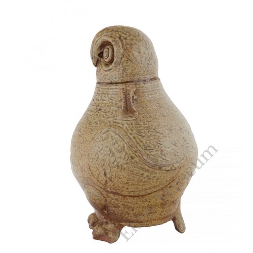1339 A Yue-Ware owl shape lided wine pot