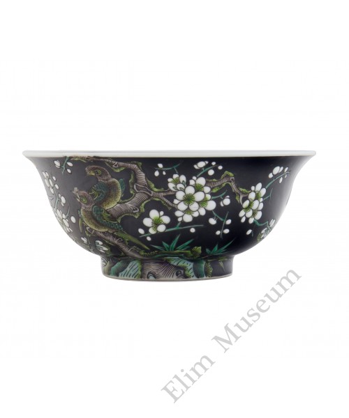 1213 A noire Sancai plum magpie bowl