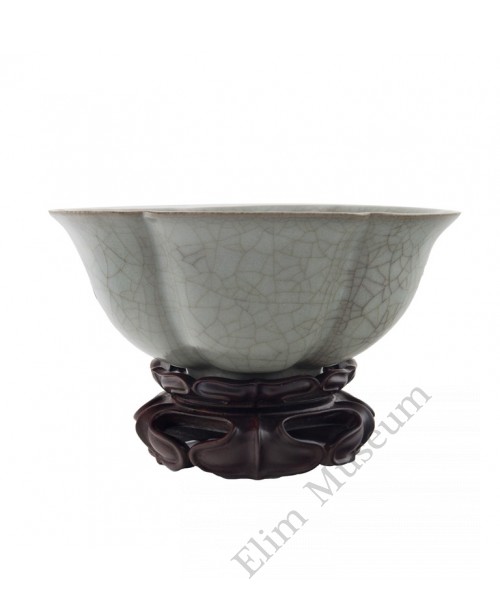 1261 Song Dynasty Guan-Ware grey-green glaze bowl
