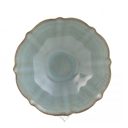 1279 A Song Dynasty Guan-Ware blue glaze petel bowl