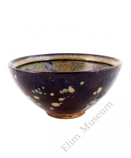 1284 A Jizhou-Ware paper cutout tree tigers small bowl