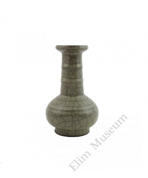 1291 Song Dynasty Guan-Ware olive-green long neck vase