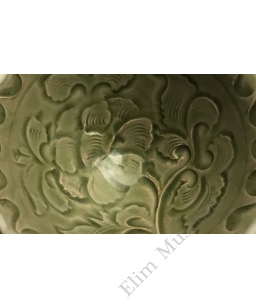 1303 A Song Dynasty Yaozhou-Ware carved flower bowl