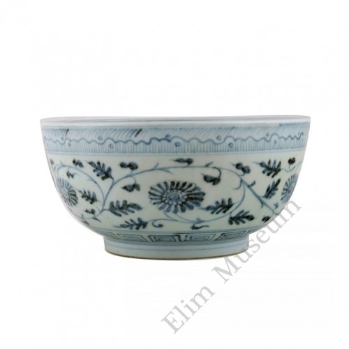 1310 A Ming  B&W scrolling chrysanths motif bowl 