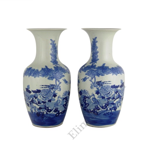 1329 A pair of Qing Dynasty Shun-Zhi period B&W vases