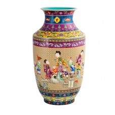 1056  A Qian-Long Yangcai lantern vase 