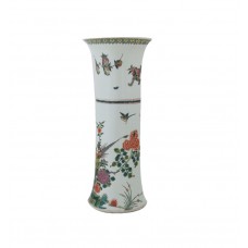 1097   A Kang-Xi Wucai vase with pheasant and peony